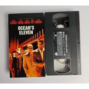 Ocean's Eleven VHS Movie 2001 George Clooney Brad Pitt Action Crime PG 13
